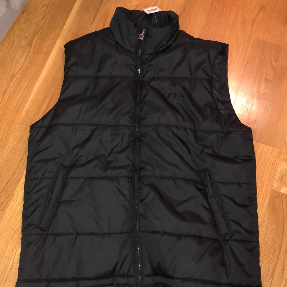 Fila Classic Men’s Zip Up Vest Puffer size XL - NWT